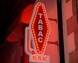 Enseigne bar tabac à Quimper